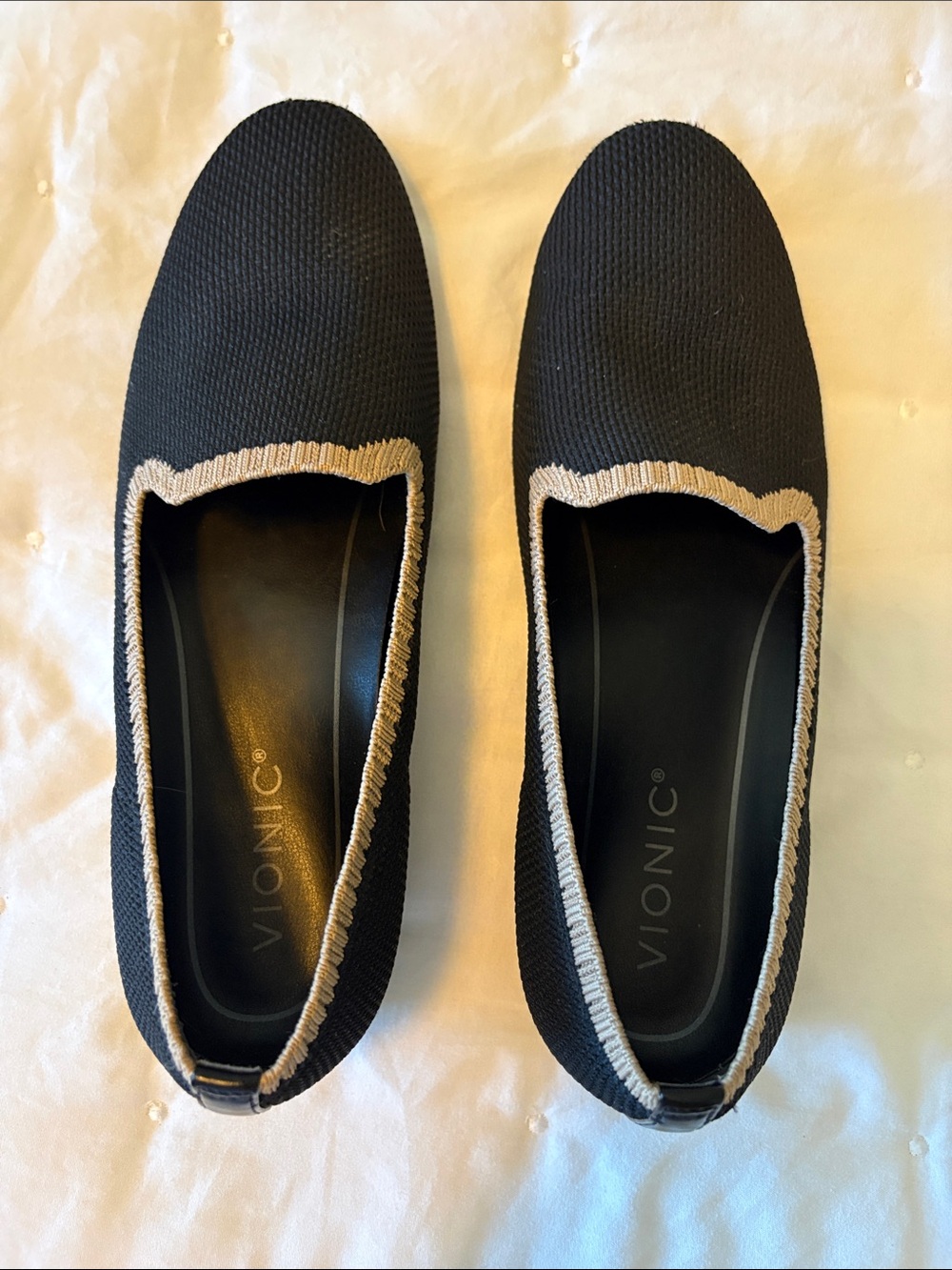 Vionic Women's Black Knit “Willa” Slip-Ons with Tan Trim